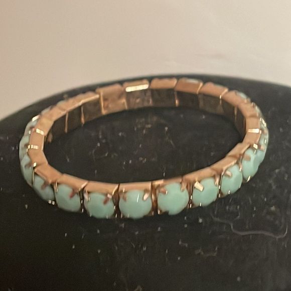 8” Sorrelli like stretch bracelet w/26 round prong set turquoise tone beads - Picture 4 of 9